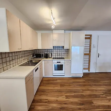 2 Neben Talstation Parsennbahn Und Buenda-lift Mit 60m2 Grosser, Privater Dachterrasse Apartment Davos