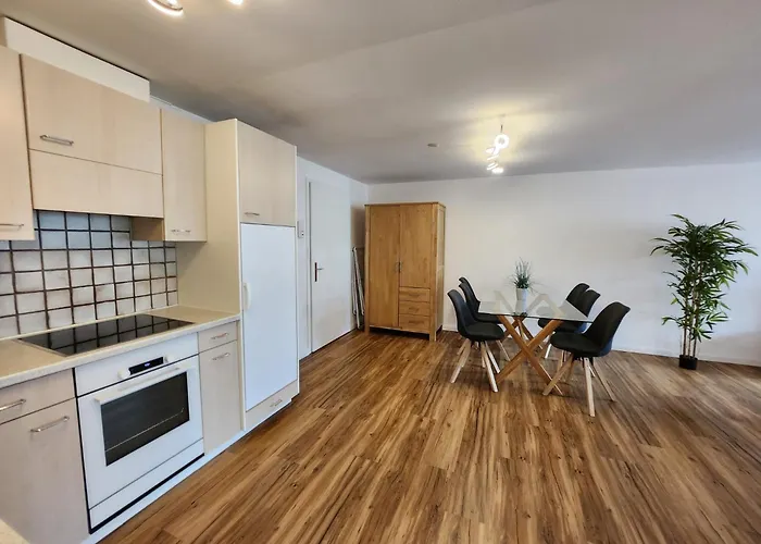 Fuer 4 Pers Neben Talstation Parsennbahn Und Buenda Skilift Private Dachterrasse Apartmán *