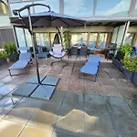 Fuer 4 Pers Neben Talstation Parsennbahn Und Buenda Skilift Private Dachterrasse 아파트 *